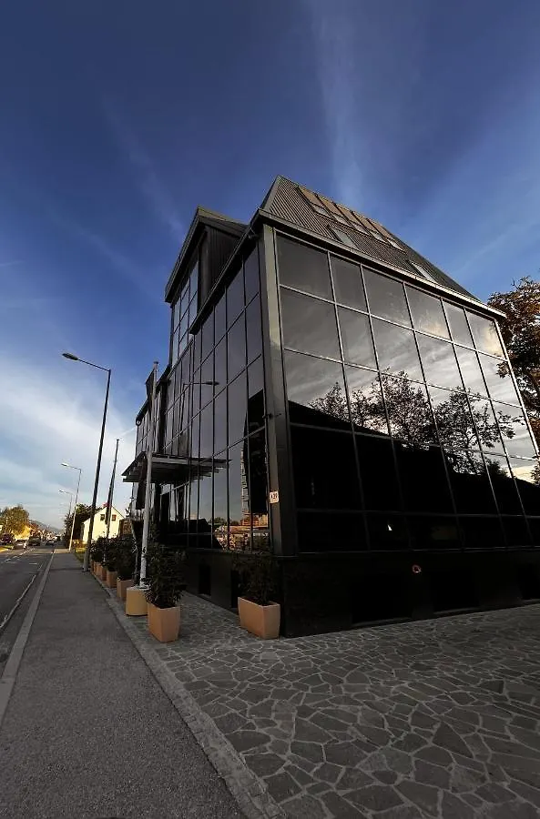 Ned Hotel Graz 0*,